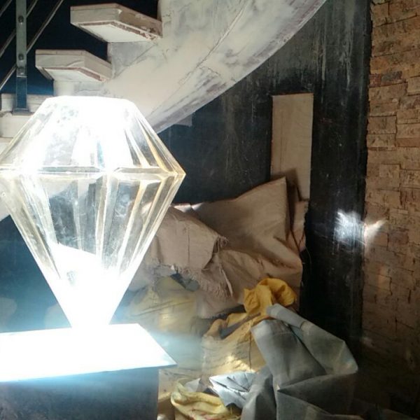 نصب نورگیر هوشمند جهت روشن سازی راه پله