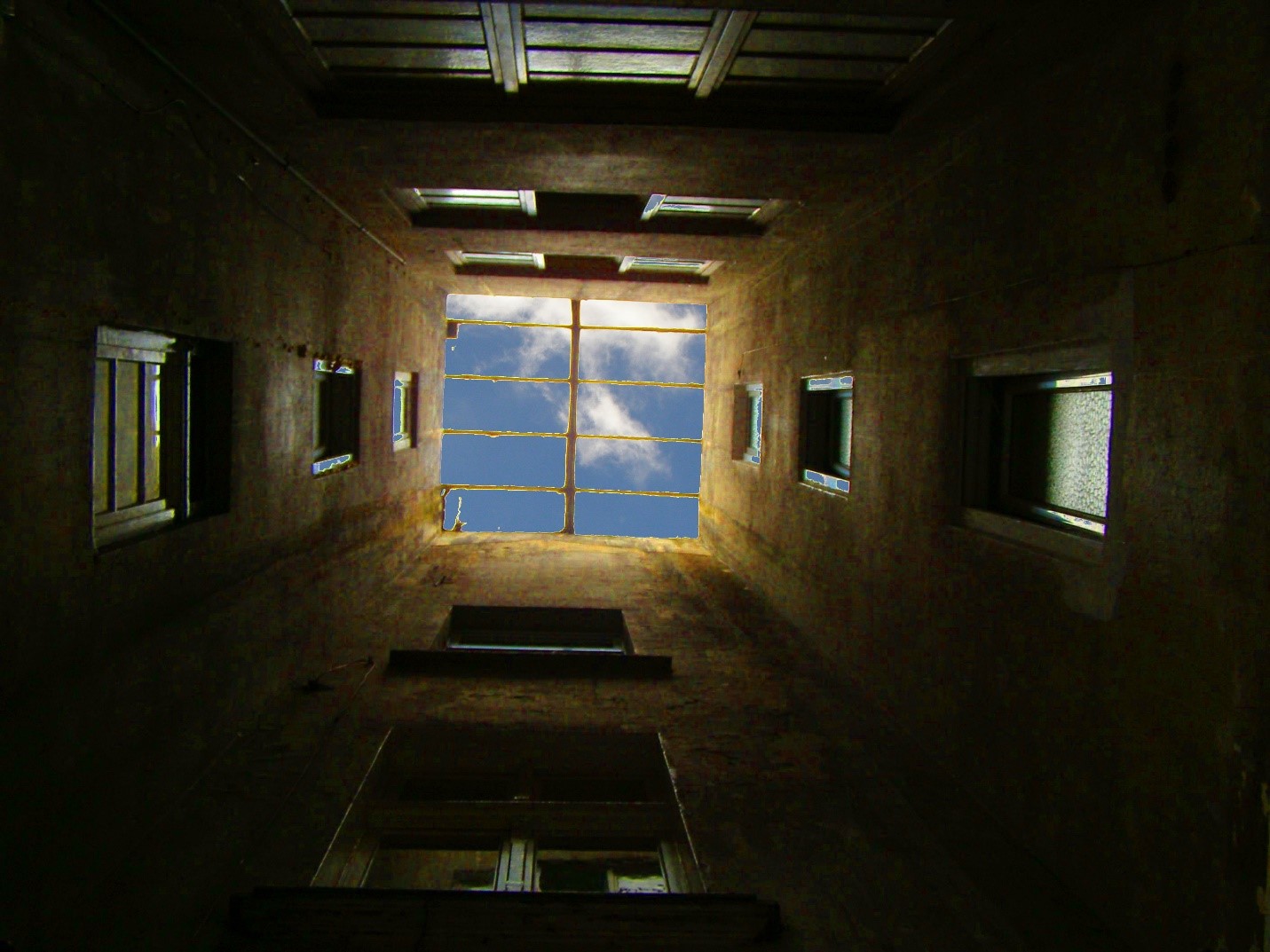 نورگیر چیست و چه مزایای دارد؟