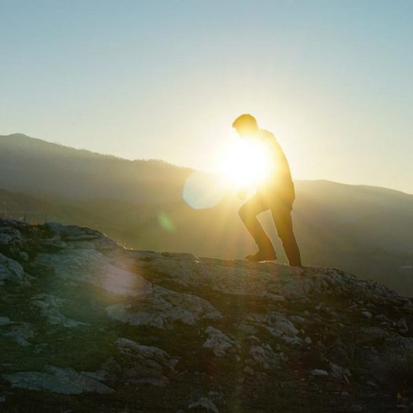 رابطه-نور-و-انسان-ها-تاثیر-نور-بر-زندگی-روزمره-ما-چگونه-است؟-1-1024x643