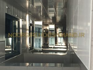 صفحات آینه ای نصب شده در نورگیر (پاسیو)